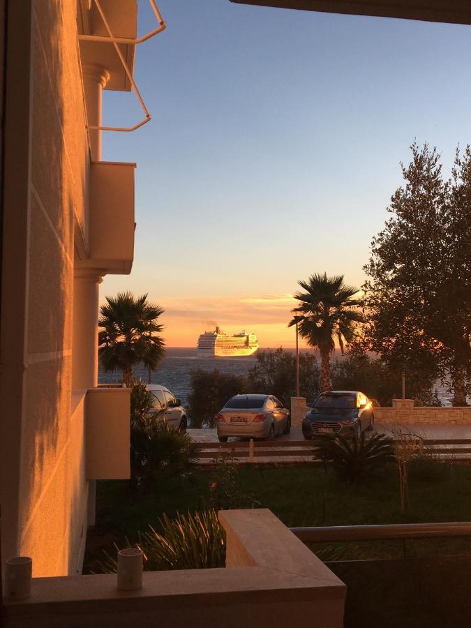 Loli Apartment Luxury White Residence Sarande Exterior photo