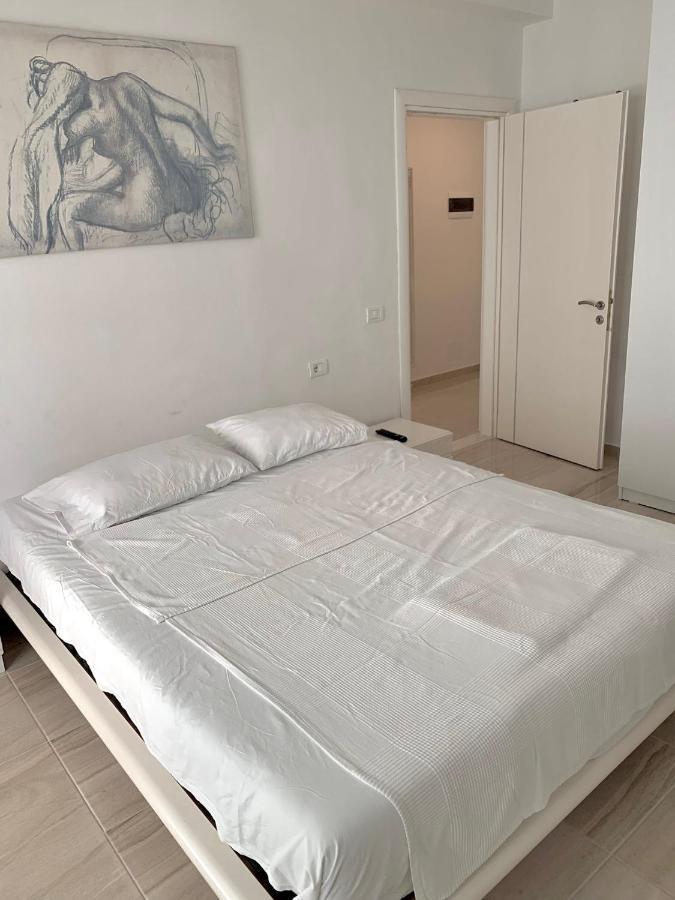 Loli Apartment Luxury White Residence Sarande Exterior photo