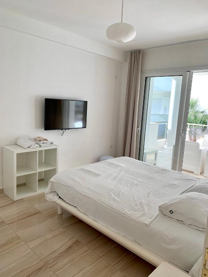 Loli Apartment Luxury White Residence Sarande Exterior photo
