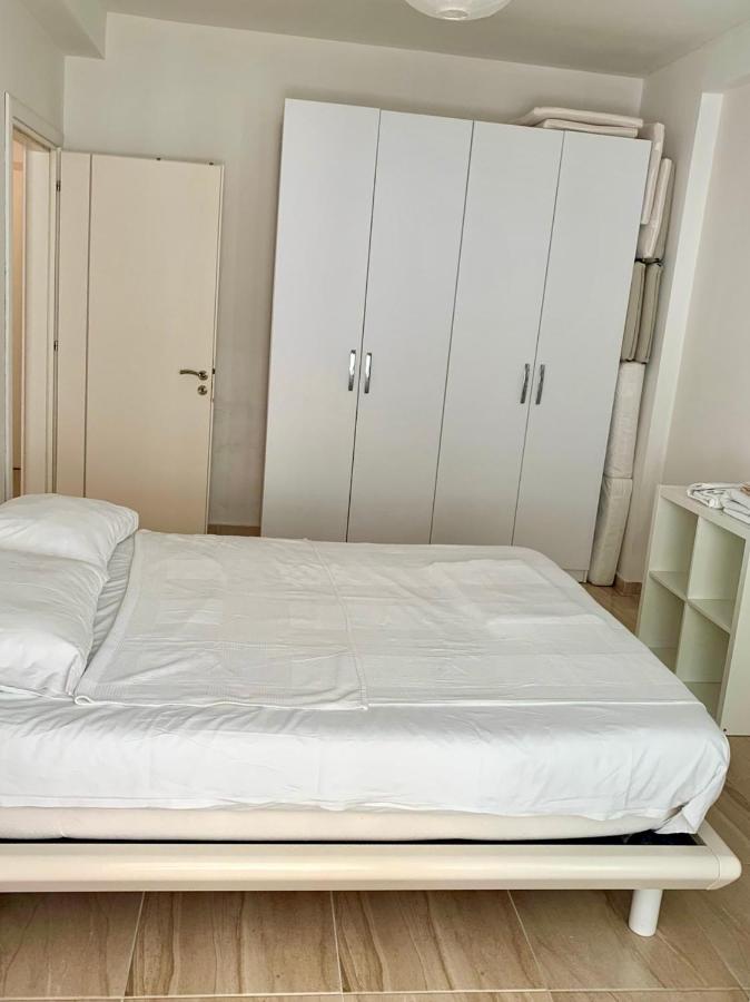 Loli Apartment Luxury White Residence Sarande Exterior photo