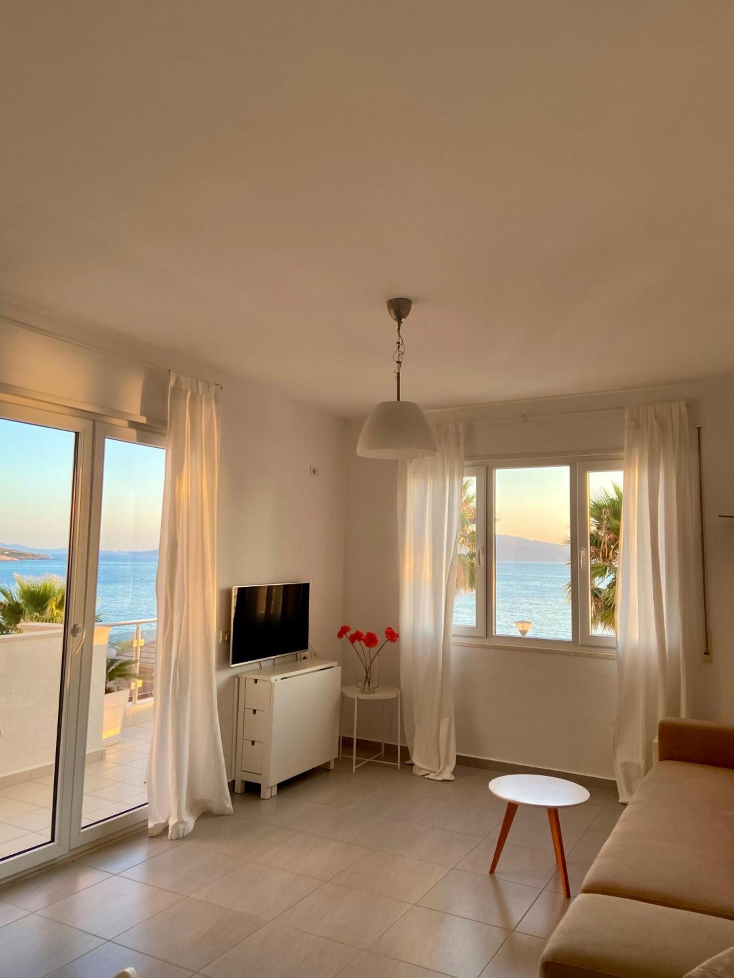Loli Apartment Luxury White Residence Sarande Exterior photo