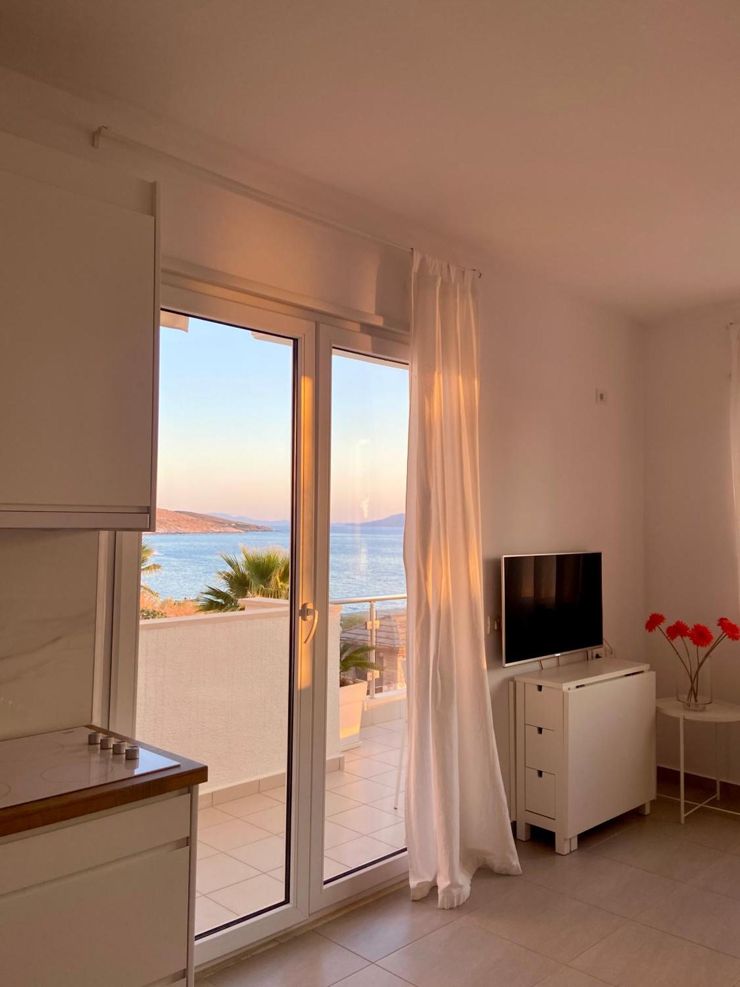 Loli Apartment Luxury White Residence Sarande Exterior photo